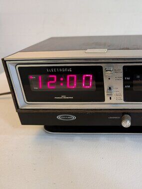 Zenith Model H472W AM/FM Clock Radio Circle of Sound